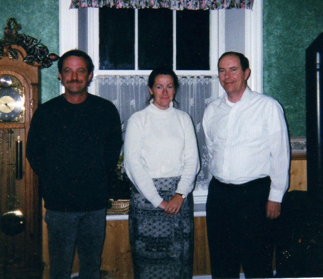 pictures/CECILIA & WILLIAM HUTCHISON/Groups/1.2.2 Brian, Sandra, & Wayne.jpg